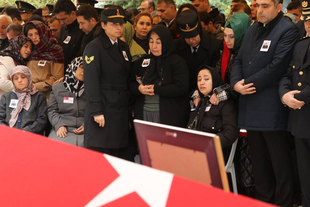 Şehit Uzman Çavuş Eren Kızıldağ'ın eşinden yürek yakan ağıt: Canım eşim, doyamadım Allah'ım - Resim: 22